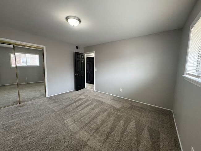 Building Photo - 4431 Oakwood