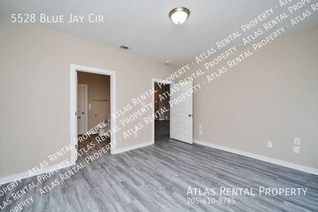 Building Photo - 5528 Blue Jay Cir