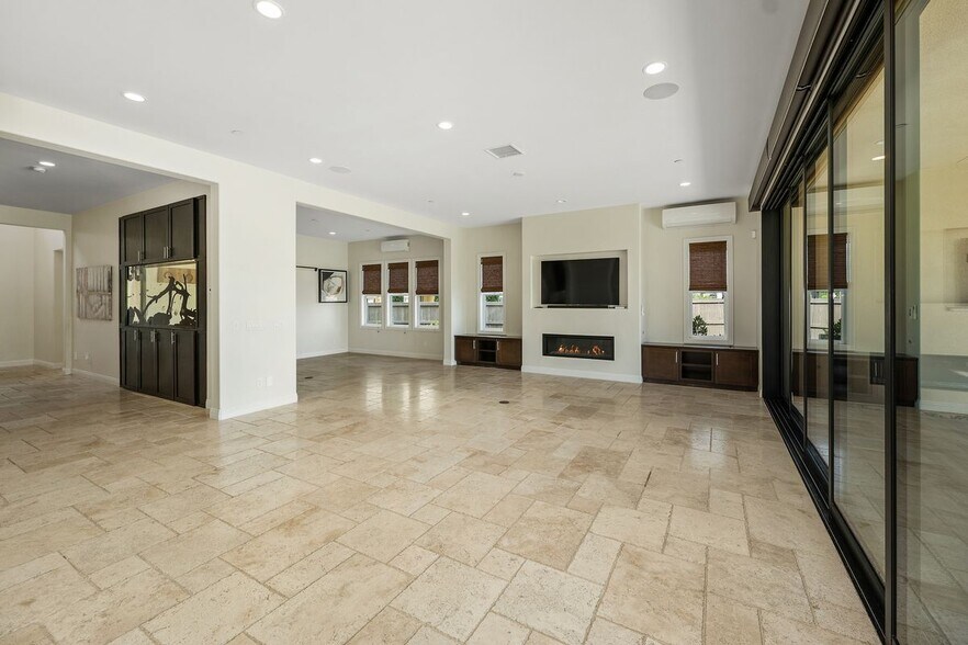Building Photo - 15899 Wadsworth Pl