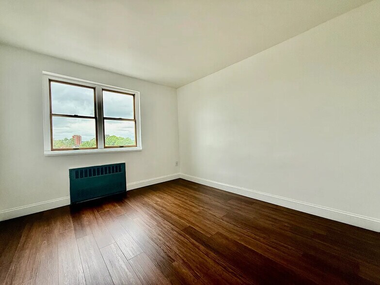 Building Photo - 110 Bruce Ave