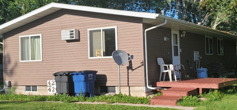 Primary Photo - 420 Spruce St