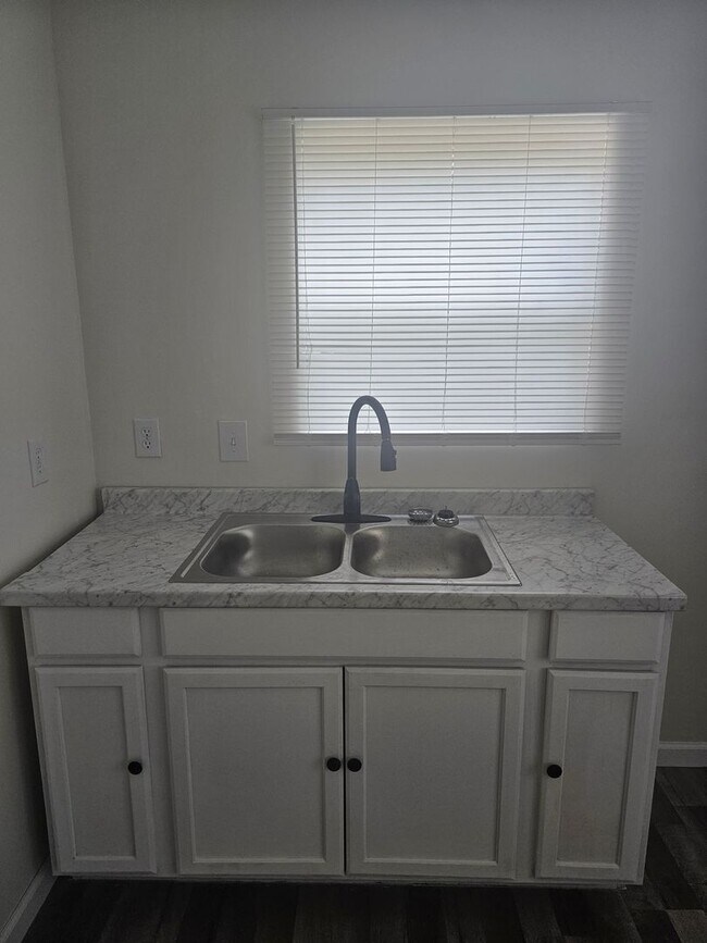Building Photo - Totally remodeled 2BR