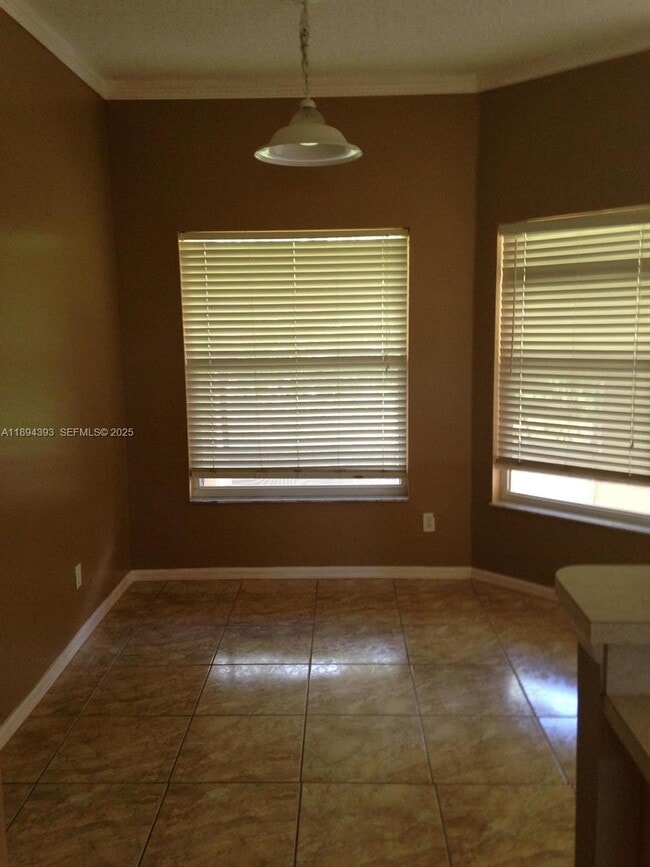 Building Photo - 4634 SW Eagle St