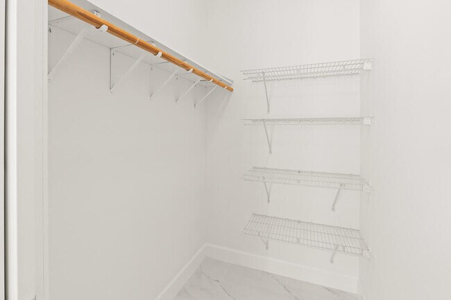 Building Photo - 47 SW Osceola St