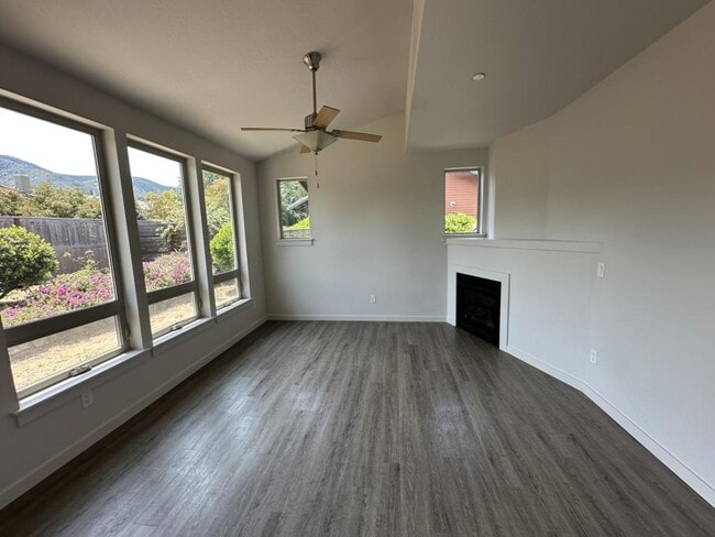 Building Photo - 96 Dunn Cir