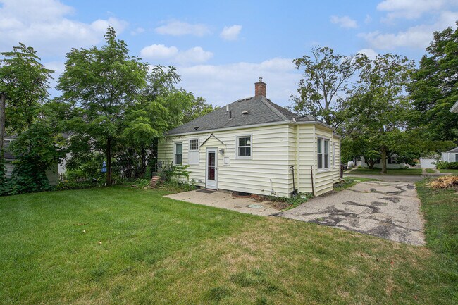 Building Photo - 1207 Prescott Ave