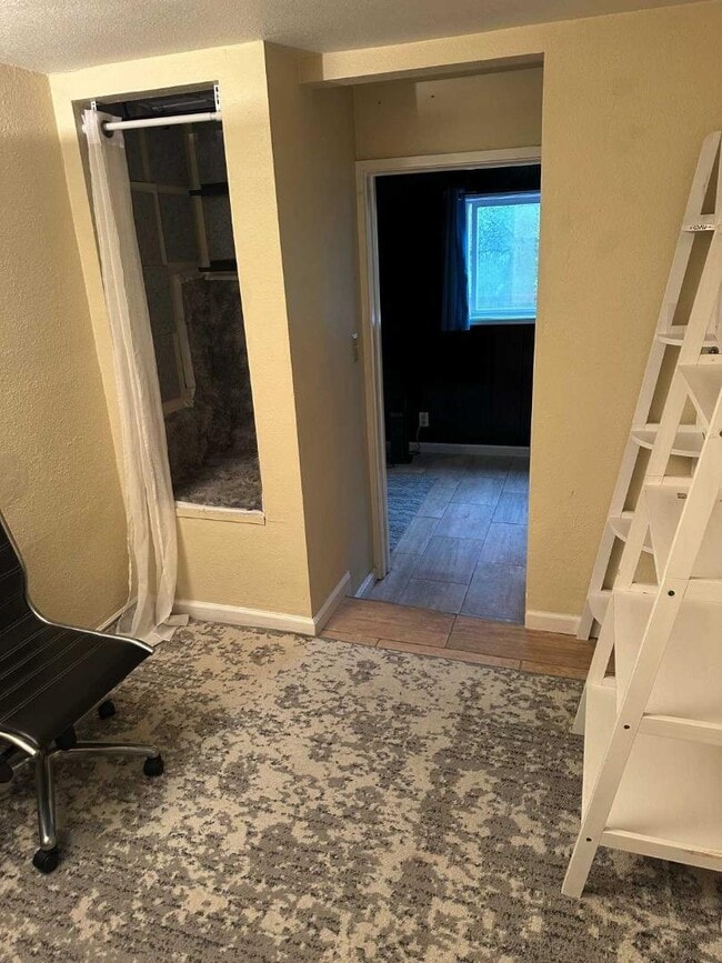 Building Photo - 25 Vía Delizia