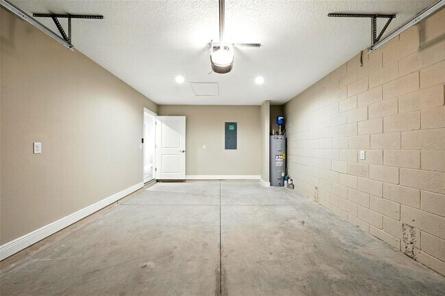 Building Photo - 446 Fahnstock St