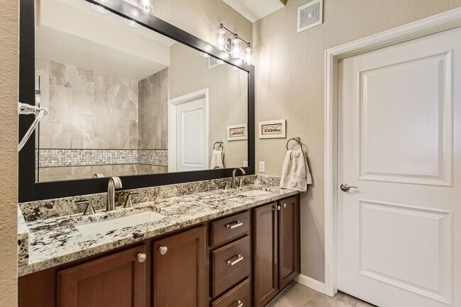 Building Photo - Evolve Real Estate presents: Beautiful 2 Bed/2 Bath Loft Condo, 1523 SQFT, Available May 1st!