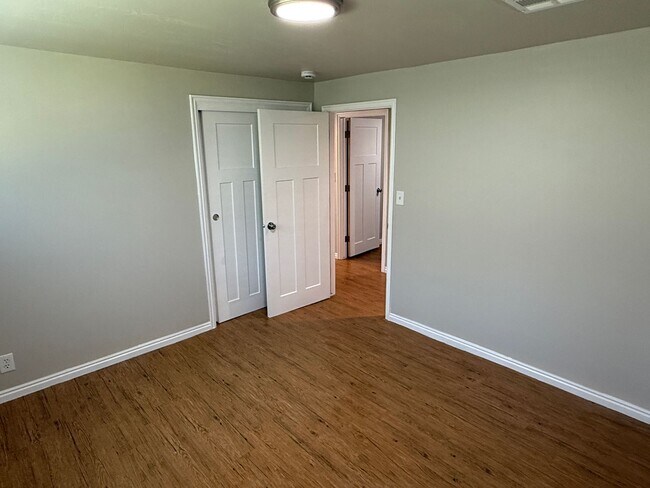 Building Photo - Olympus Cove Five Bedroom Rambler; Amazing...