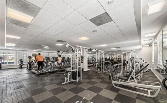 Building Photo - 15723 Parkhouse Dr