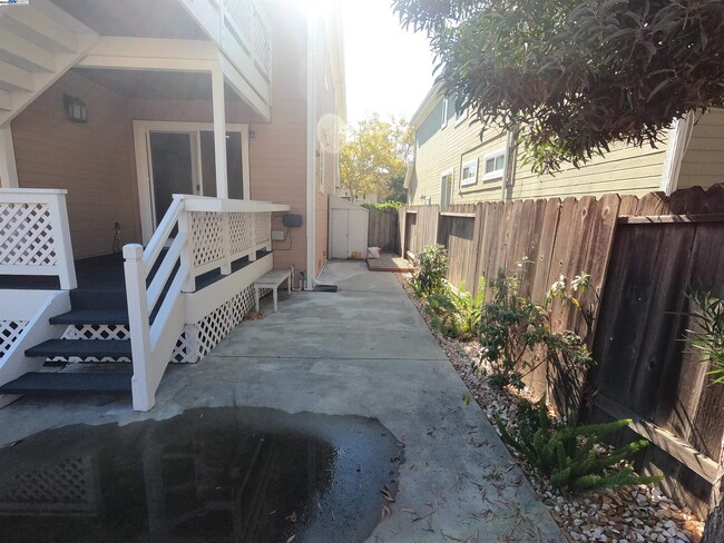 Building Photo - 808 14th St