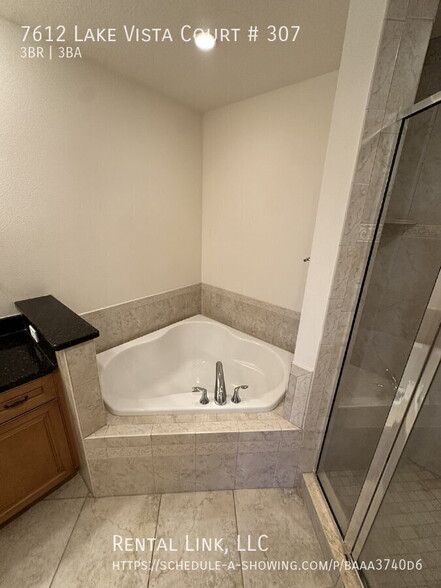 Building Photo - 7612 Lake Vista Ct