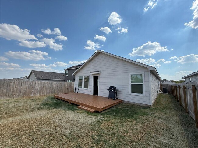 Building Photo - 2320 Willkomen Wy
