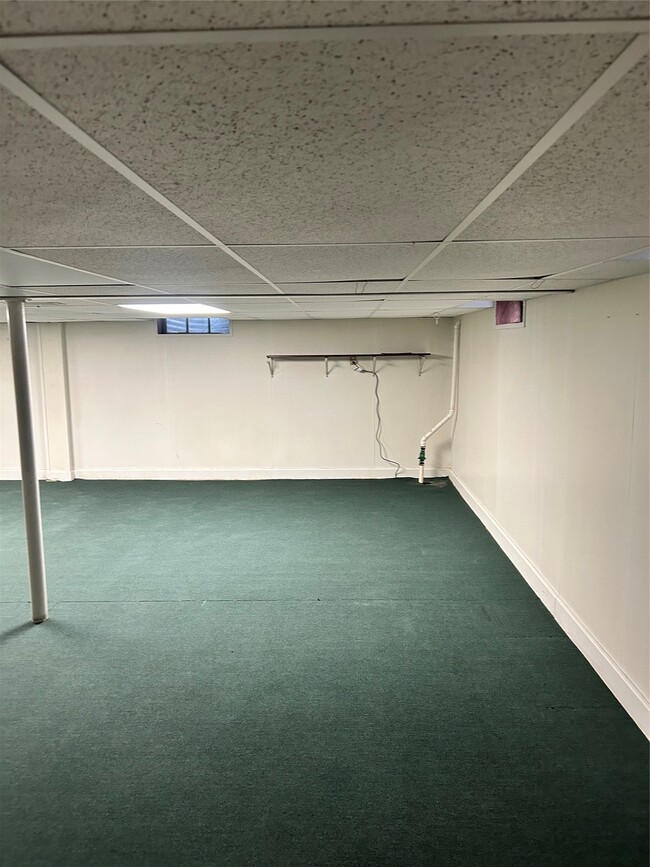 Building Photo - 74 Matthews St