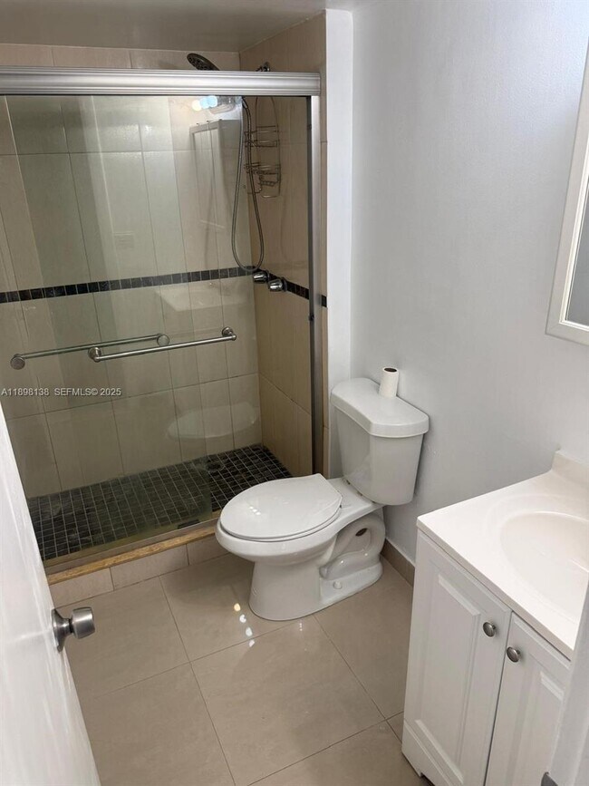 Building Photo - 6831 SW 147th Ave