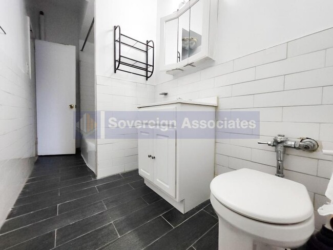 Building Photo - 2 bedroom in Bronx NY 10471