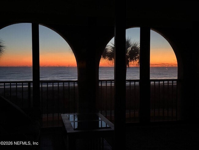 Building Photo - 10 10th St