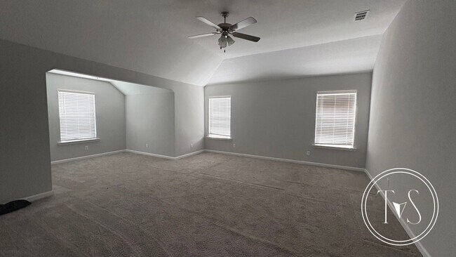 Building Photo - SUMMER MOVE-IN SPECIAL AND RATE DROP ALERT...