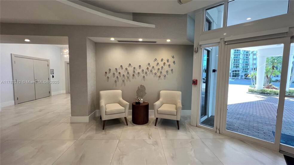 Building Photo - 3001 S Ocean Dr