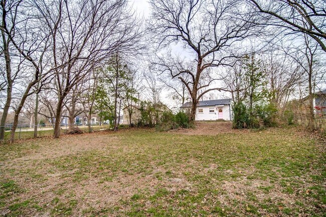 Building Photo - 511 Munson St