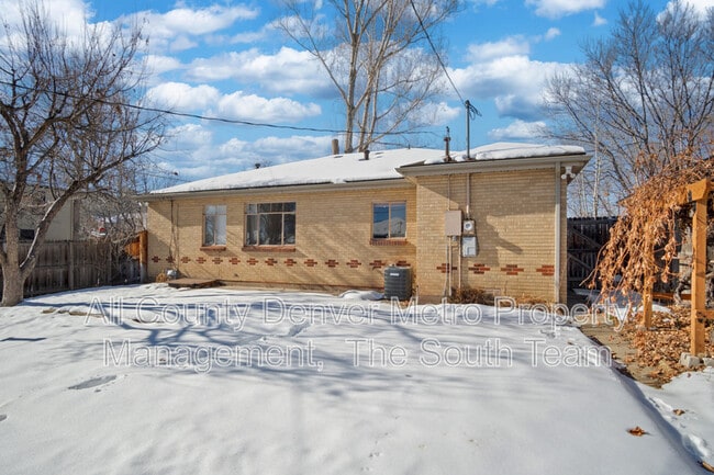 Building Photo - 2702 Meade St