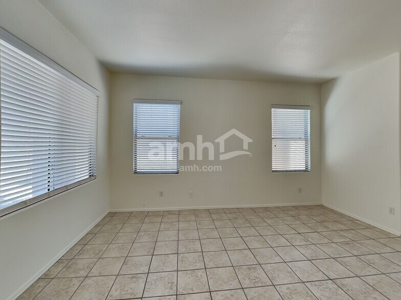 Building Photo - 15893 N 73rd Ln