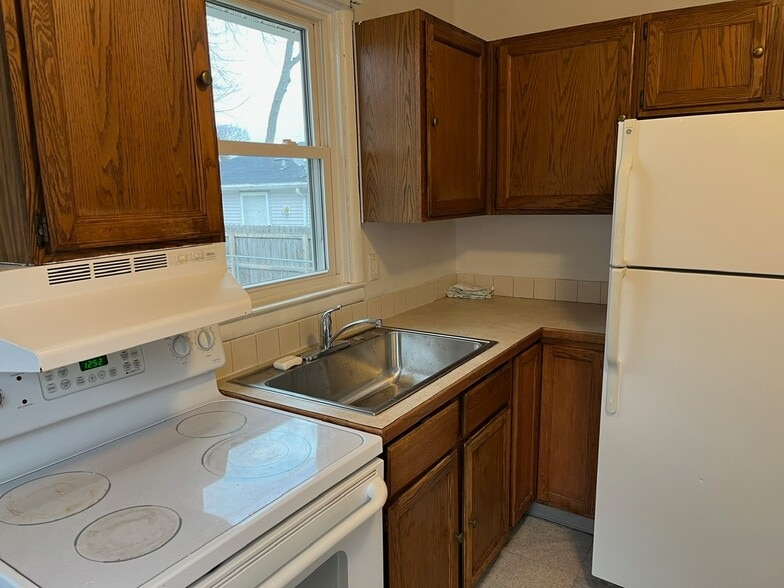 Building Photo - 631 Tisdale Ave