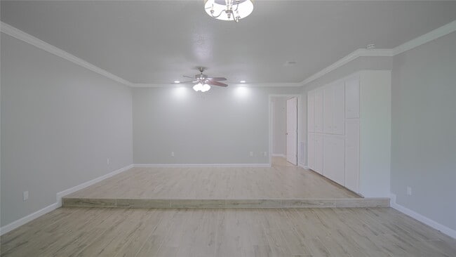 Building Photo - 3406 Deerwood Ln