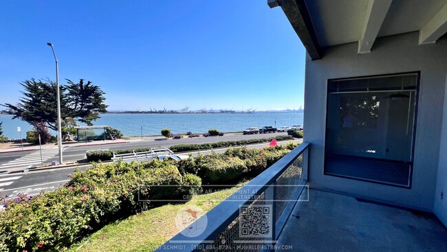 Primary Photo - Waterfront 1 bedroom located at the resort...