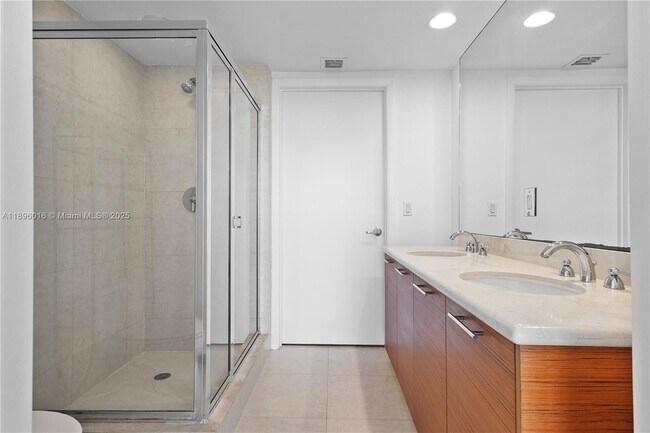 Building Photo - 50 Biscayne Blvd