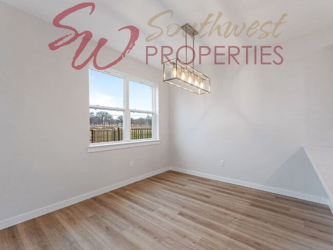 Building Photo - Gorgeous 3 bedroom townhome with a quick, easy walk to TSU campus!