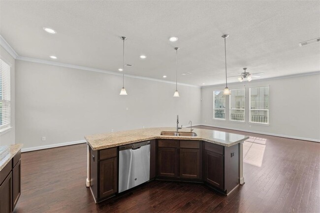 Building Photo - 9611 Knights Station Dr