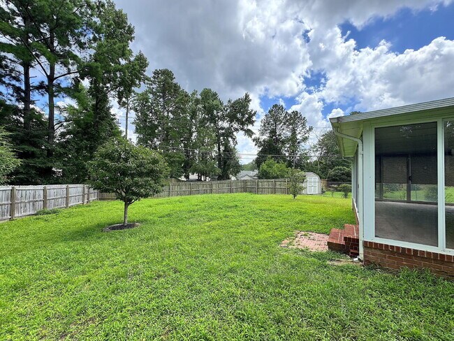 Building Photo - Gorgeous Ranch Style Home in Garner!