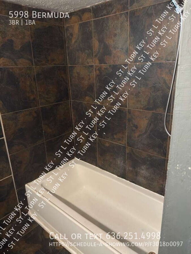 Building Photo - 5998 Bermuda-