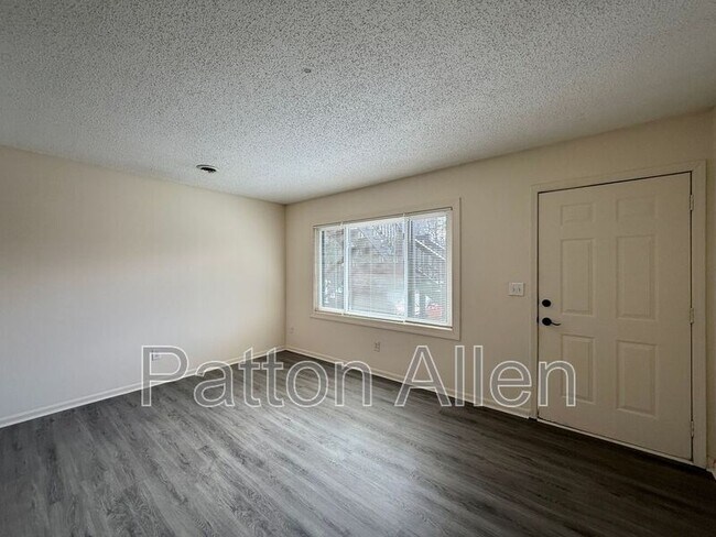 Building Photo - 22 Dawnwood Cir