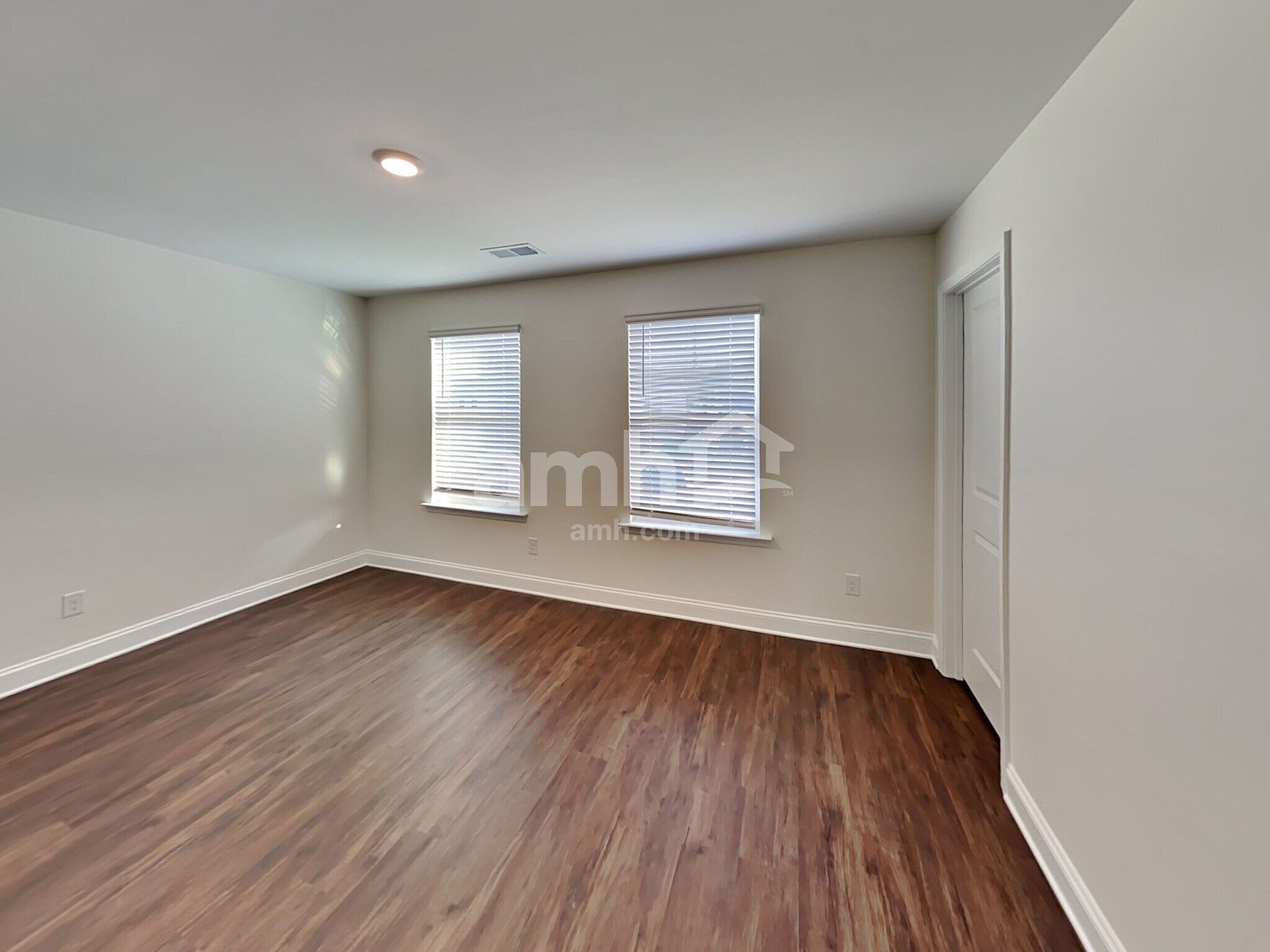 Building Photo - 559 Rivermist Dr