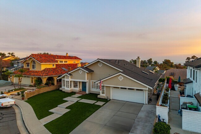 Building Photo - Experience Coastal Living at Its Finest in...