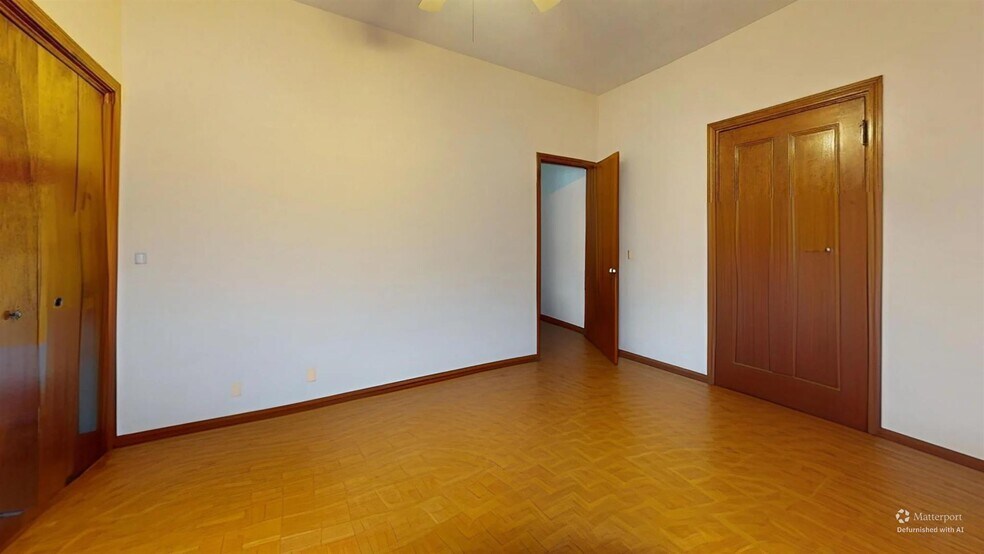 Building Photo - 240 School St