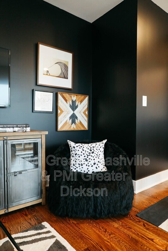 Building Photo - 11 N Hill St