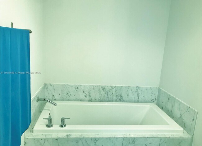 Building Photo - 253 NE 2nd St