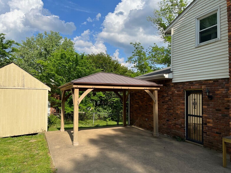 Building Photo - 232 Shawn Dr