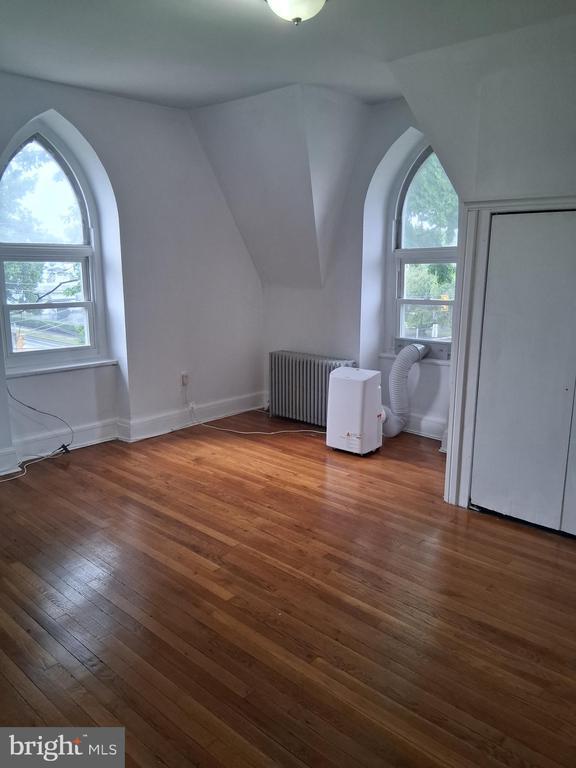Building Photo - 206 N Swarthmore Ave