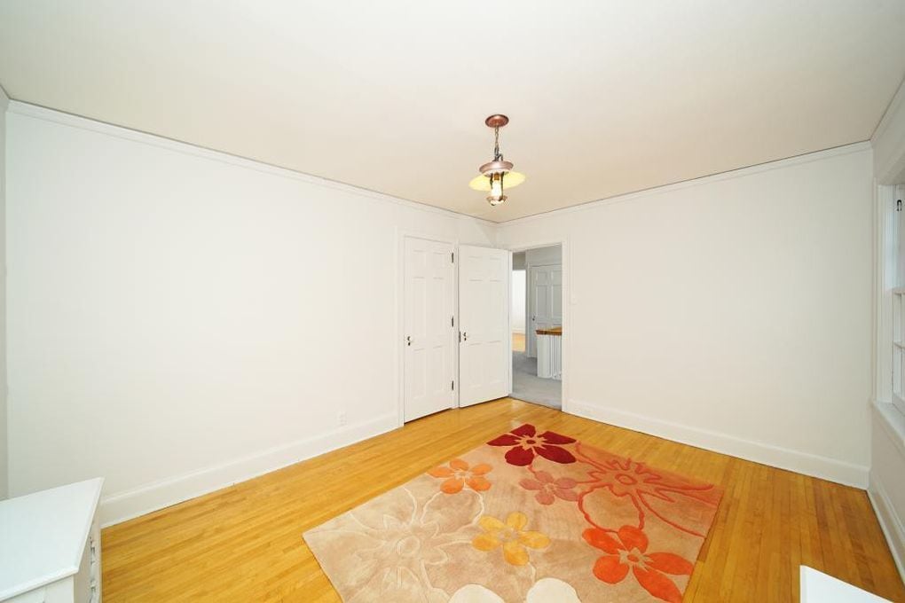 Building Photo - 8 E College St