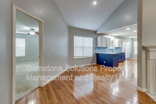 Building Photo - 2214 Falcon Creek Dr