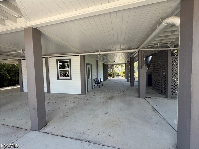 Building Photo - 27189 Gasparilla Dr