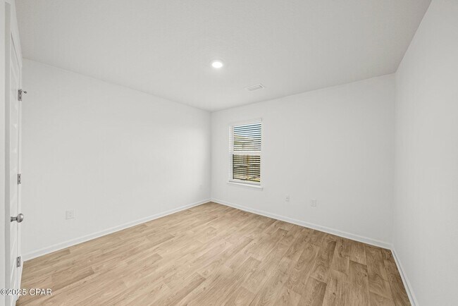 Building Photo - 123 Tiller Dr