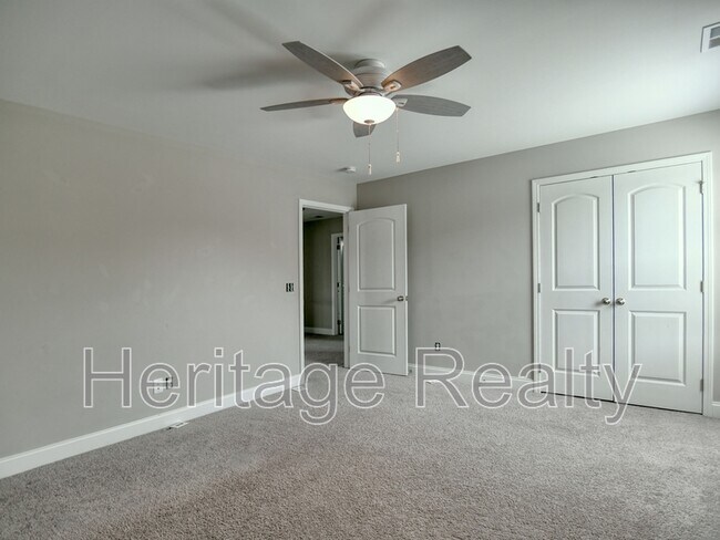 Building Photo - 2212 Scarlet Tanager St
