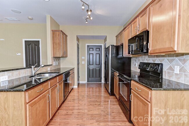 Building Photo - 10218 Blakeney Preserve Dr