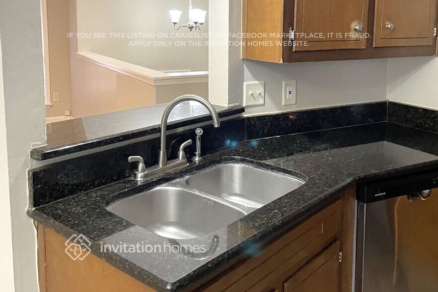 Building Photo - 2559 Porter Dr